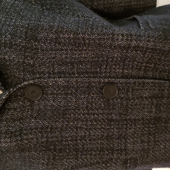 Ann Taylor Loft blazer in a size 6. Excellent condition. It is blue and black - Picture 3 of 8